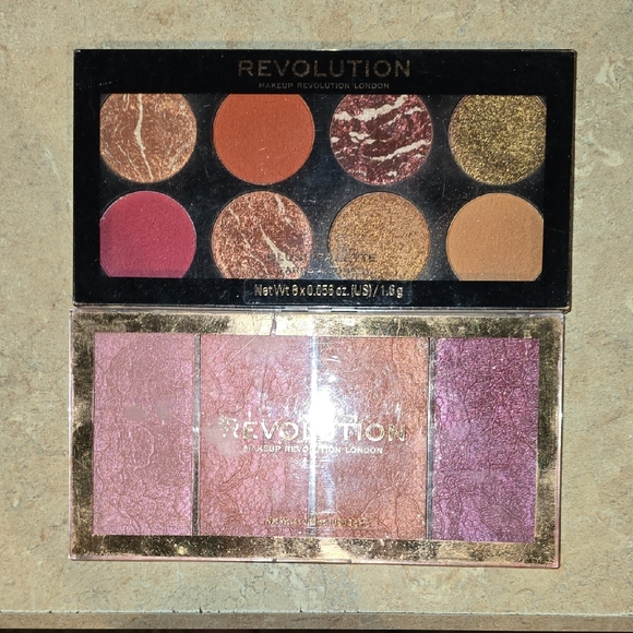 Revolution Other - Revolution Eyeshadow Palette Gold and Orange Metallics